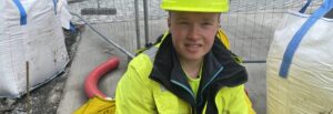 Anleggsgartnerlærling mener Glasopor er herlig å jobbe med
