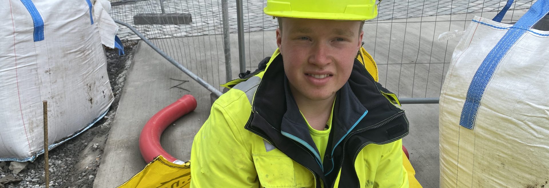 Anleggsgartnerlærling mener Glasopor er herlig å jobbe med